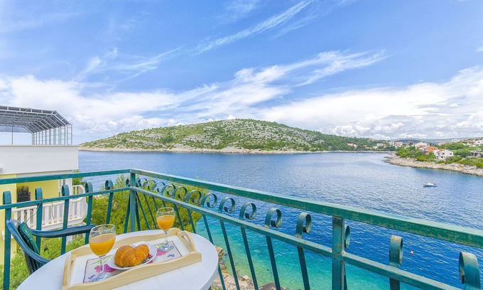 Razanj Apartment | Oceanfront Apartment Smiljana - Perfect for Family Getaways