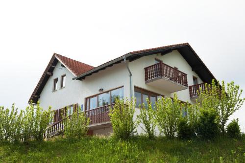 Catrnja Apartment | Pet-Friendly Apartment Smoljanac 14023a with Perfect Score