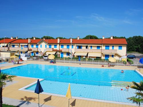 Rosapineta Apartment | Family-Friendly Apartment Solmare-44 with Pool Access