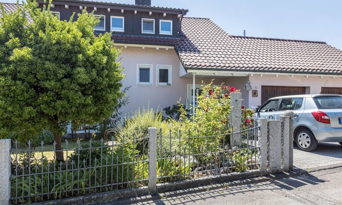 Gaienhofen Apartment | Serene Apartment “Sonnenaufgang” with Lake View & Balcony