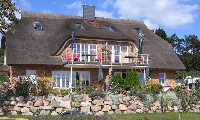 Gross Zicker Apartment | Stylish Apartment Sonnenkamp-4: 10/10 Rated & Pet Friendly