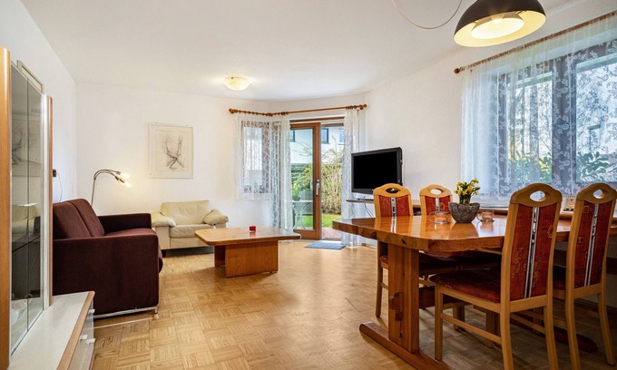 Langenargen Apartment | Cozy Apartment "Sonnenstube" with Garden & Oceanfront Views