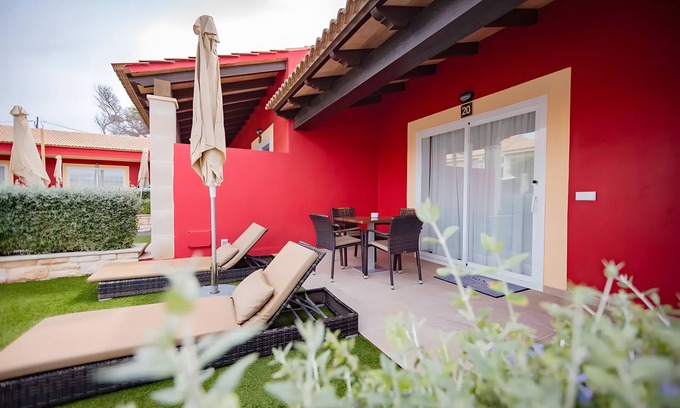Cala Agulla Apartment | Apartment 'Standard 2' with Shared Pool, Wi-Fi and Air Conditioning