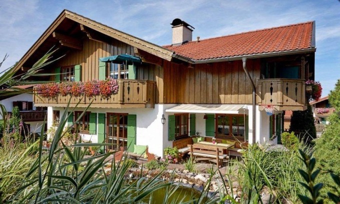 Bad Kohlgrub Apartment | Top-Rated Apartment Steigrain - Family-Friendly Retreat