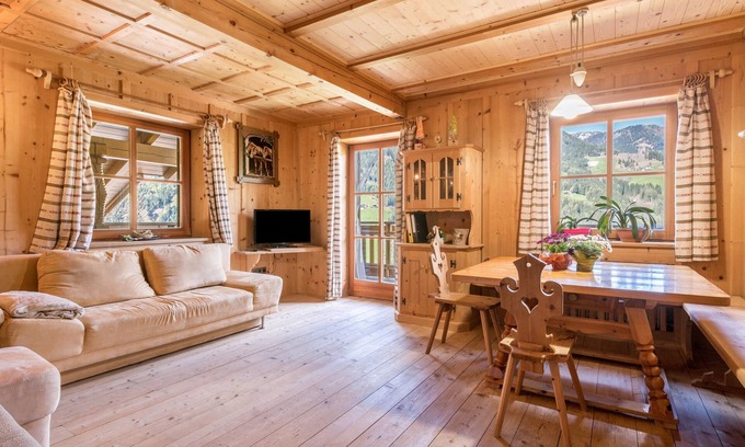 Sarntal Apartment | Cozy Stofnerhof Bauernhaus: Mountain Views & Shared Garden