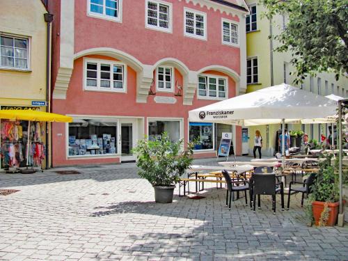 Memmingen House | Family-Friendly Stay at Apartment Storchenfärbe