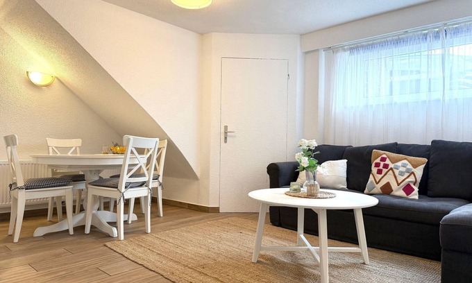Duhnen Apartment | Oceanfront Apartment Strandrobbe 2 with Pet-Friendly Amenities