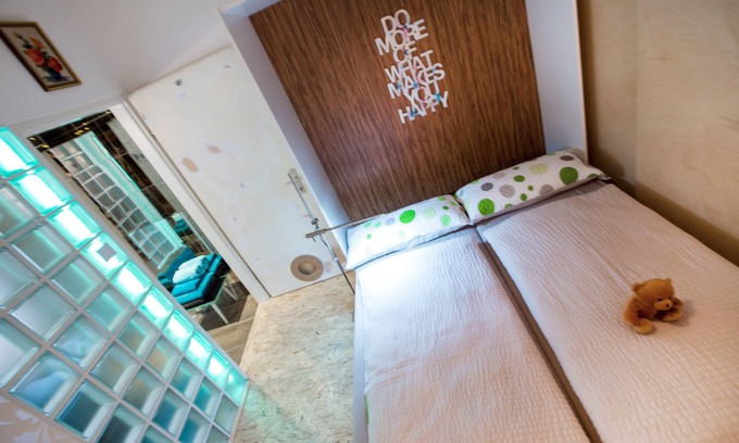 Weißgerber Apartment | Comfortable Downtown Apartment Suite by Hundertwasserhaus
