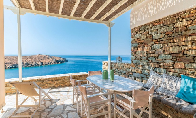 Tinos Villa | Apartment 'Sun Blooming' with Sea View, Wi-Fi and Air Conditioning