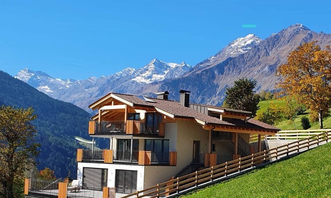 Moso in Passiria Apartment | Experience Mountain Views at Sunnseitn Lodge Maria