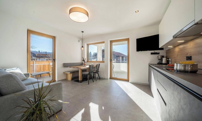 Lana Apartment | Mountain View Apartment "Sunnig" with Balcony & Wi-Fi