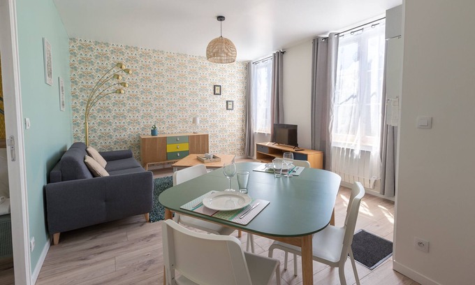 Saint-Quentin Apartment | Discover the Superior Apartment with Kitchen & Breakfast