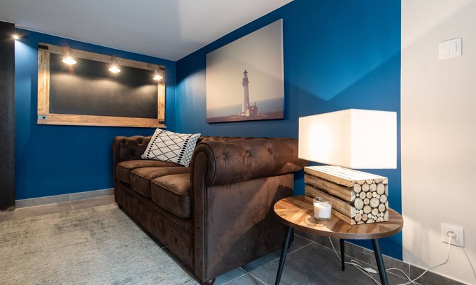 Villette Gare Apartment | Cozy Ensuite Apartment with Kitchen & Terrace Retreat