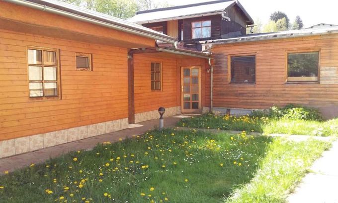 Svoboda nad Upou Apartment | Family-Friendly Apartment in Svoboda nad Upou with Pool