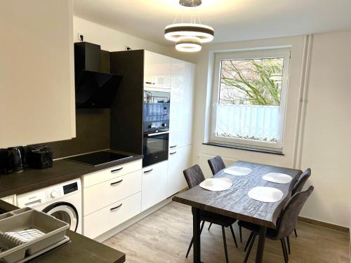 Vahrenwald-List Apartment | Cozy Apartment Sweet: Perfect for Families and Relaxation