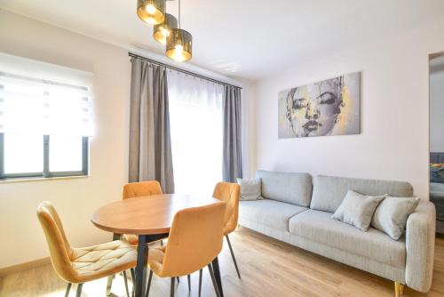 Armacao de Pera Apartment | Cozy Oceanfront Apartment Sweet Pear with Garage Access