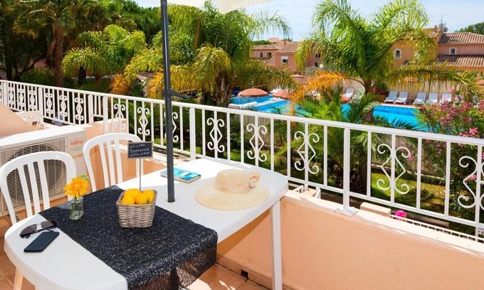 La Londe-les-Maures Apartment | Indulge in Oceanfront Relaxation at Apartment T3