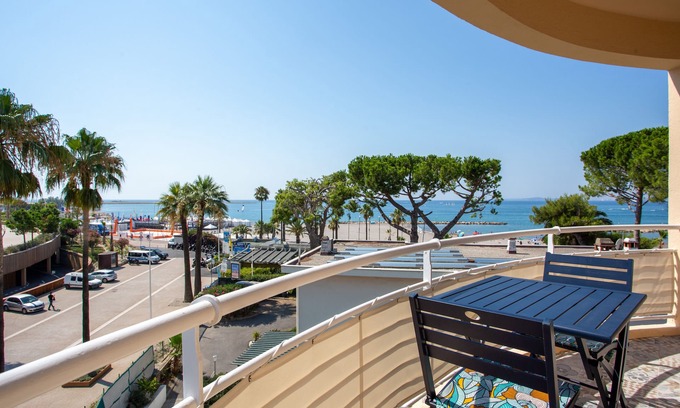 Saint-Laurent-du-Var Apartment | Sea View Apartment T2 with Kitchen and Breakfast Included
