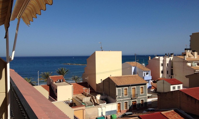 Coveta Fuma Apartment | Oceanfront Apartment T3 El Campello - 10/10 Guest Rated
