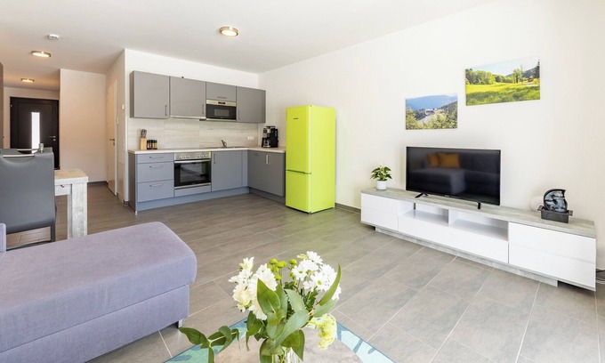 Titisee-Neustadt Apartment | Cozy Apartment T7 with Balcony & Family-Friendly Amenities