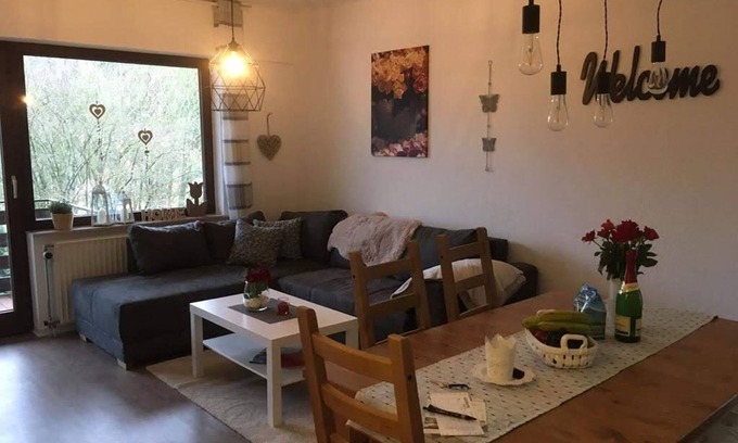 Glindfeld Apartment | Bright Vacation Apartment Talblick with Ocean View & Kitchen
