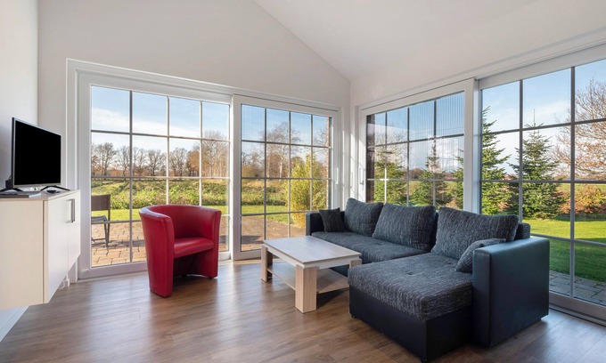 Hatten Apartment | Apartment 'Tannengrün' with Shared Terrace, Shared Garden and Wi-Fi