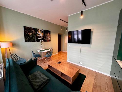 Srodmiescie Apartment | Child-Friendly Apartment Targowa L7 - Rated 9.7/10 by Guests
