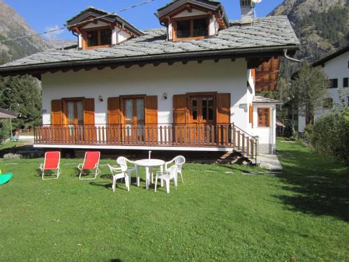 Gressoney-Saint-Jean Apartment | Exceptional Apartment Tea: Perfect for Families with Kids!