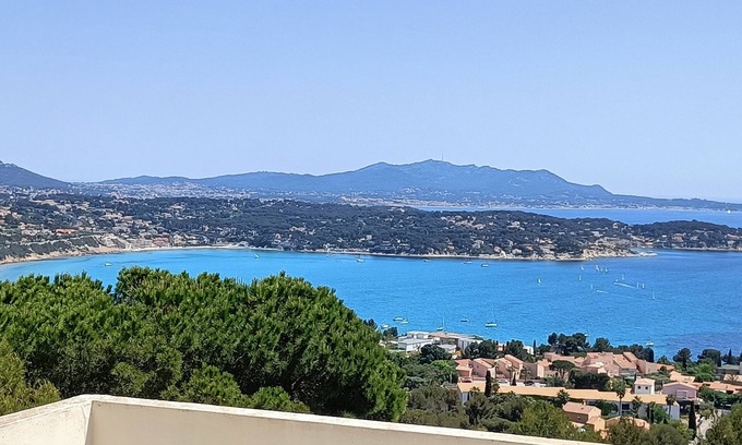 Bandol Apartment | Seaside Apartment with Terrace and Panoramic Views