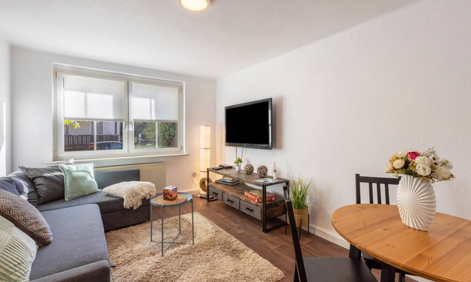 Espenhain Apartment | Apartment 'Terrassenwohnung' with Private Terrace and Wi-Fi