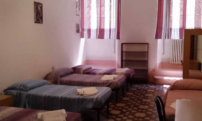 Pisa City Centre Apartment | Discover The Oasis: Cozy Apartment in Pisa with WIFI