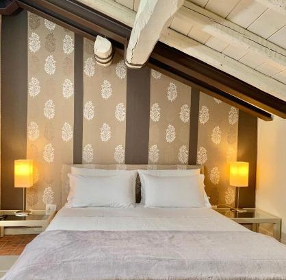 Brienno Apartment | Oceanfront Apartment The Rock: Guest Rated 9.4/10