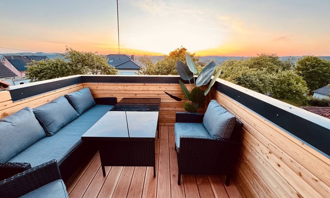 Feuerscheid Apartment | Apartment 'The Rooftop Of Lot54' with Private Terrace, Private Garden and Wi-Fi