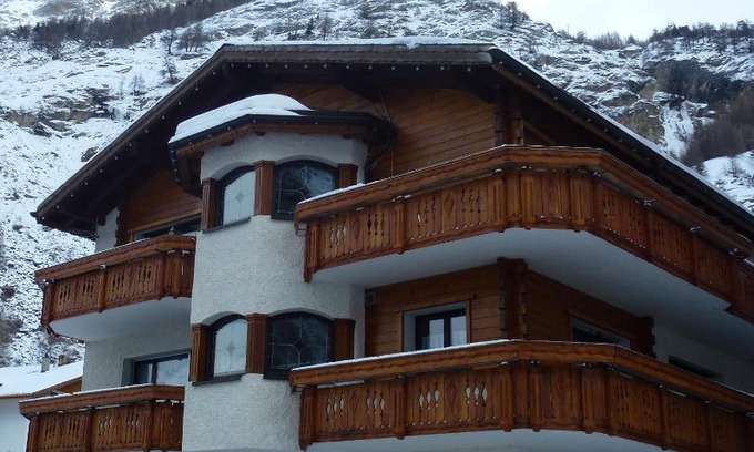 Saas Almagell Apartment | Oceanfront Retreat: Apartment Theresli with Spa & Hot Tub