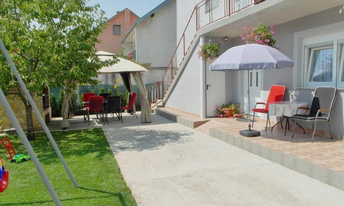 Municipality of Gracac Apartment | Highly Rated Apartment Tina Gračac with Breakfast & Accessibility