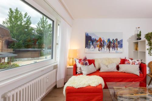 St. Moritz Apartment | Comfortable Apartment Tinus 20: Pet & Child Friendly Stay