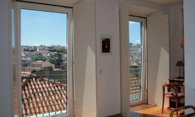 Misericordia Apartment | Ideal Apartment in Lisbon's Bairro Alto with Pool & Breakfast