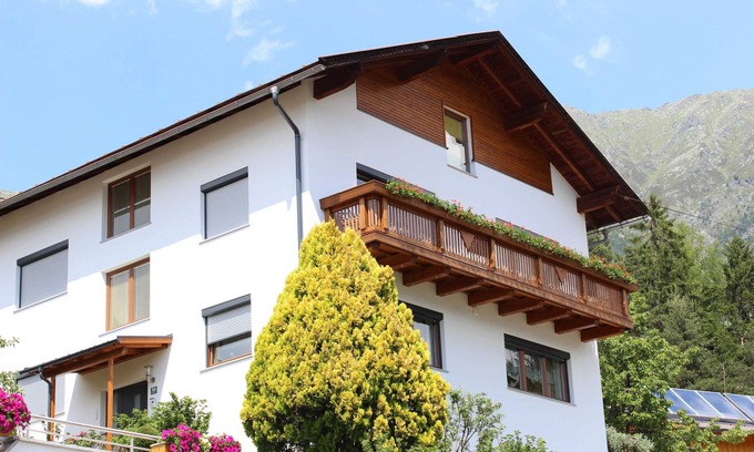 Kaunerberg Apartment | Guest Rated: Apartment Toni - Ideal for Families with Kitchen
