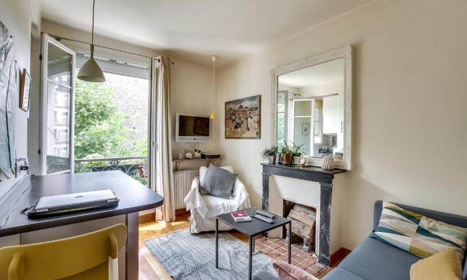 7th Arrondissement Apartment | Discover Apartment Tour Eiffel by Weekome: Rated 8.6/10