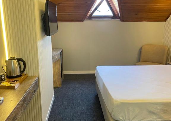 Kucukcekmece Hotel | Cozy Apartment with Breakfast and Hot Tub Amenities