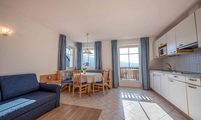 Terento Apartment | Cozy Apartment "Treyer 4 Typ B" with Balcony & Mountain View