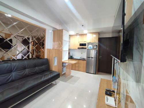 Depok Apartment | Inviting TransPark Cibubur Apartment with Pool & Ocean View