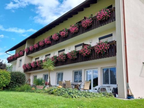 Augsdorf Apartment | Family-Friendly Apartment Tulpe by Interhome - 4 Stars