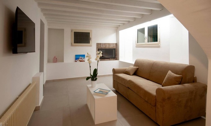 Noci Apartment | Apartment 'Twenty' with Wi-Fi and Air Conditioning
