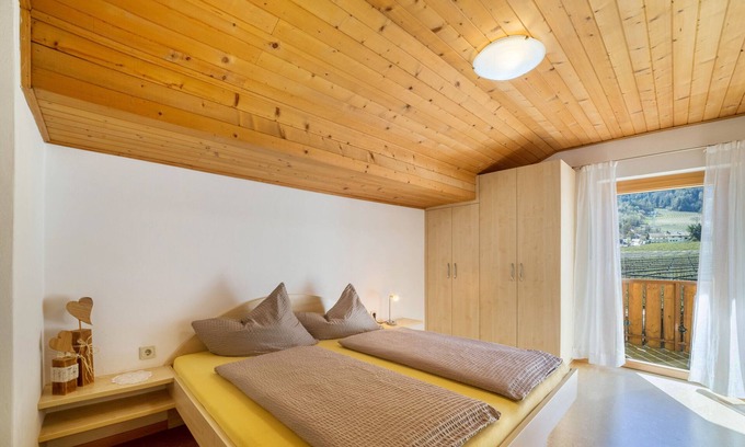 Naturno Apartment | Mountain View Apartment 'Typ A Pöder's Haus' with Garden