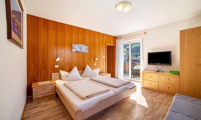 Naturno Apartment | Cozy Apartment with Mountain View & Shared Garden Oasis