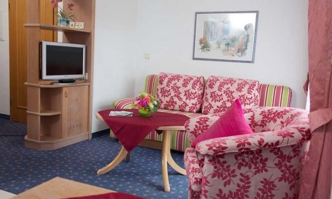 Tonbach Apartment | Modern 1-Bedroom Apartment with Kitchen & Breakfast Included