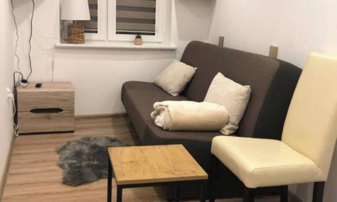 Gizycko Apartment | Budget-Friendly Beachside Apartment, Steps from the Sand