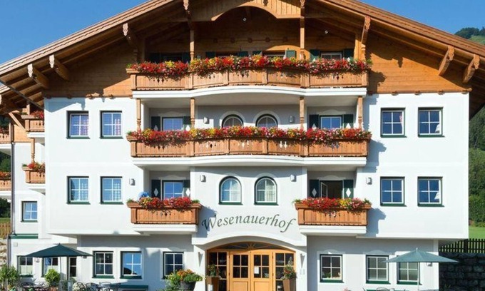 Fuschl am See Bed & Breakfast | Cozy Apartment Type II at Apart-Pension "Wesenauerhof"