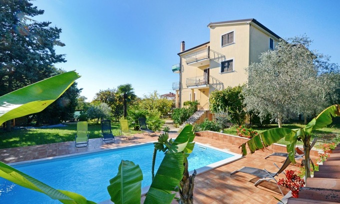 Valica Apartment | Relaxing Apartment Umag Valica with Pool & Ocean Views
